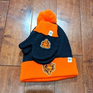 Infant/toddler Bears hat and mittens set